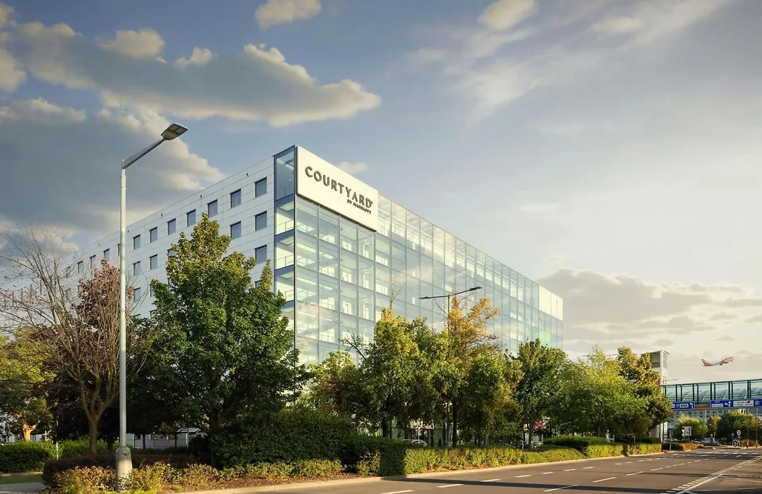Courtyard By Marriott Prague Airport-1