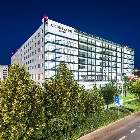 Courtyard By Marriott Prague Airport-2